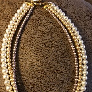 NWOT Multi color pearl necklace w/gold clasp